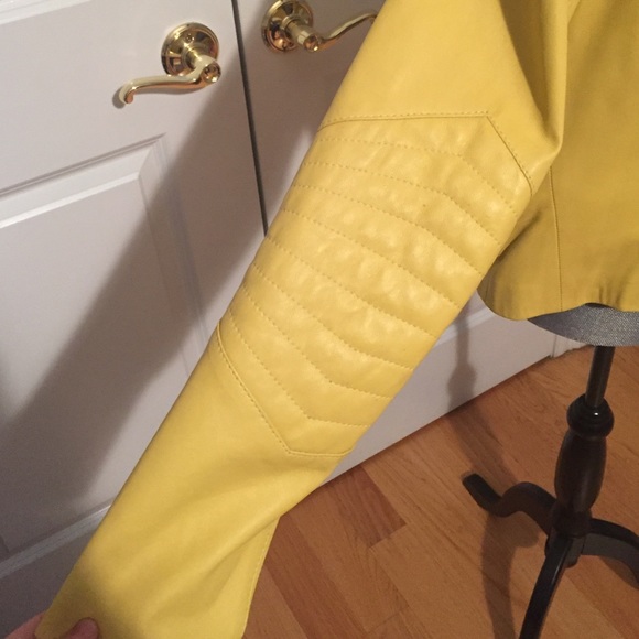 Faux yellow leather jacket - Picture 3 of 4